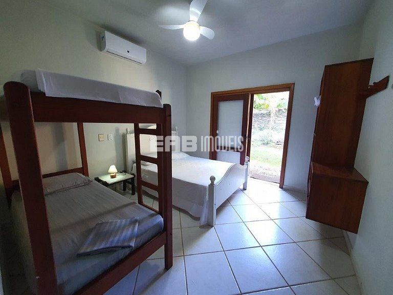 Segunda casa a partir da praia, para temporada em Itamambuca