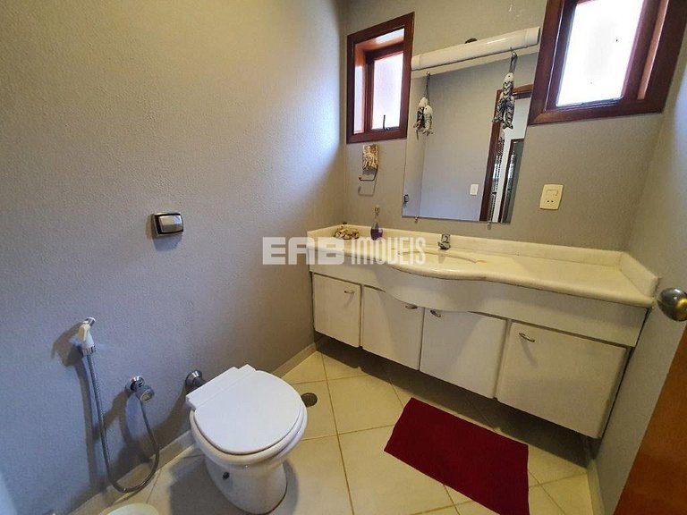 Casa com piscina, para 8 pessoas