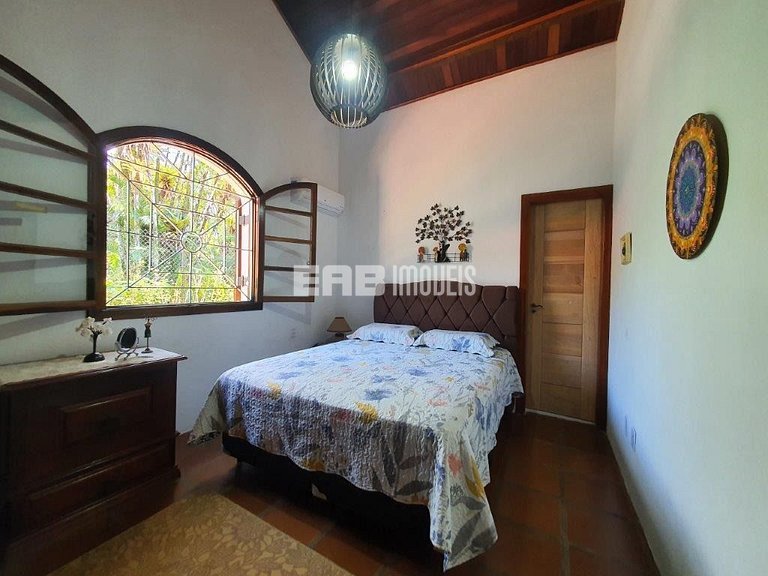 Casa com 3 dormitórios e churrasqueira na praia de Itamambuc