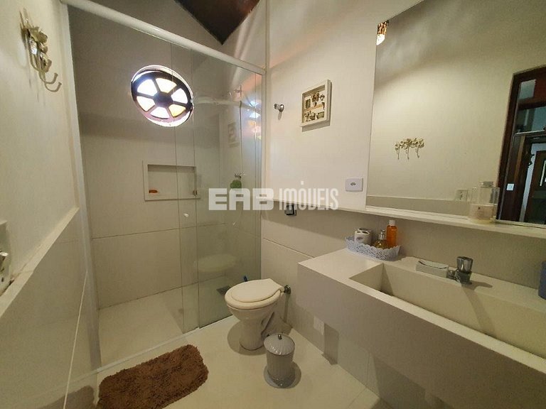 Casa com 3 dormitórios e churrasqueira na praia de Itamambuc