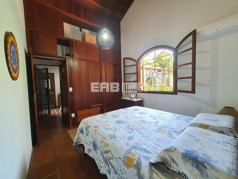 Casa com 3 dormitórios e churrasqueira na praia de Itamambuc