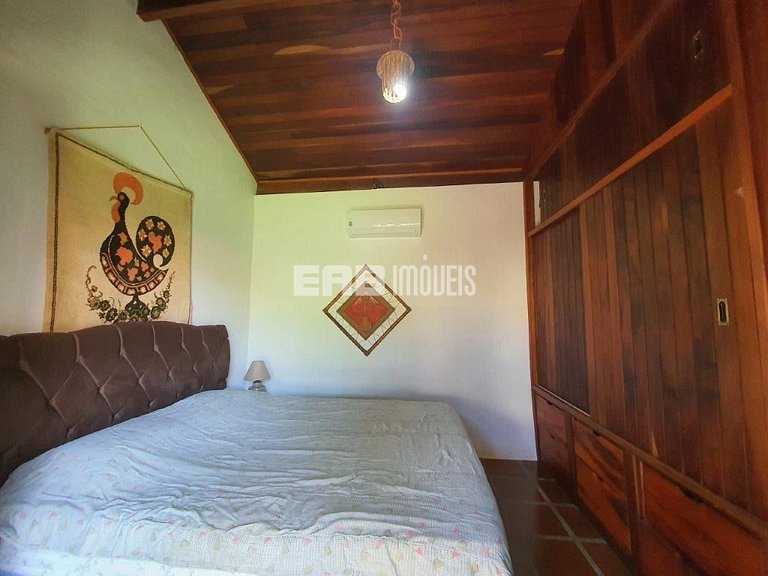 Casa com 3 dormitórios e churrasqueira na praia de Itamambuc