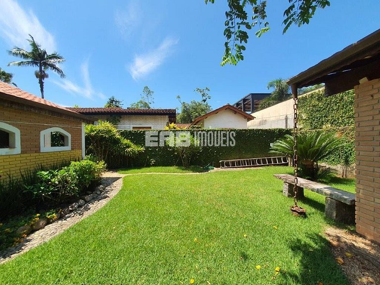 Casa com 3 dormitórios e churrasqueira na praia de Itamambuc