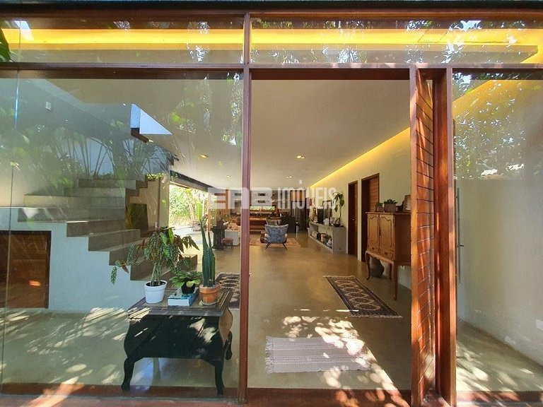 Casa sustentável a 70m da praia de Itamambuca