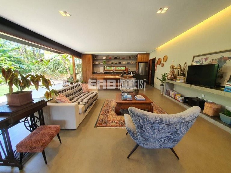 Casa sustentável a 70m da praia de Itamambuca