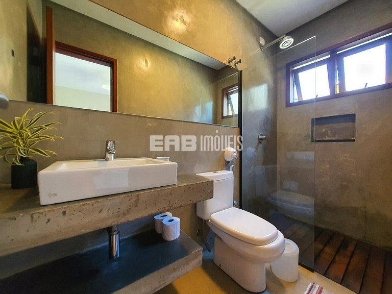 Casa sustentável a 70m da praia de Itamambuca