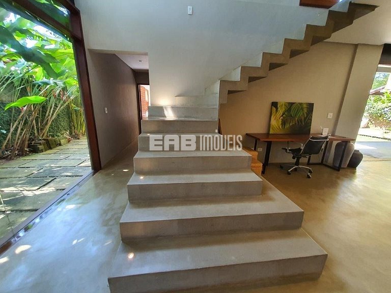 Casa sustentável a 70m da praia de Itamambuca