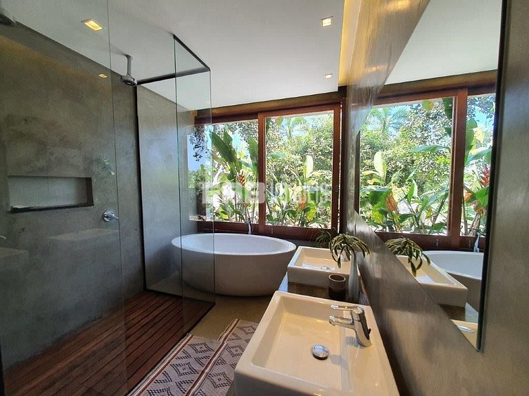 Casa sustentável a 70m da praia de Itamambuca