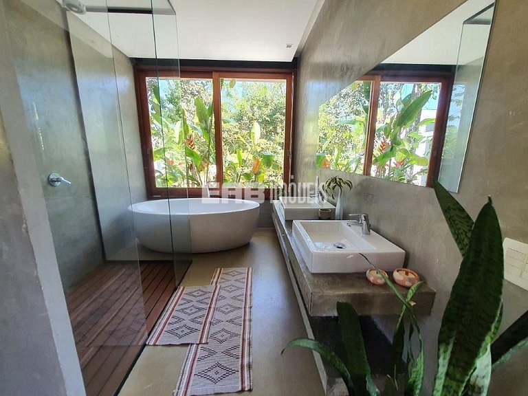 Casa sustentável a 70m da praia de Itamambuca