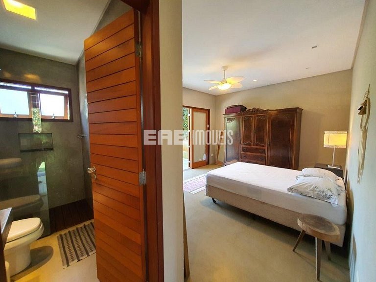 Casa sustentável a 70m da praia de Itamambuca