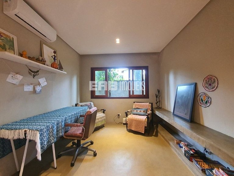 Casa sustentável a 70m da praia de Itamambuca