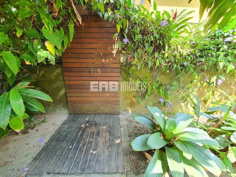 Casa sustentável a 70m da praia de Itamambuca