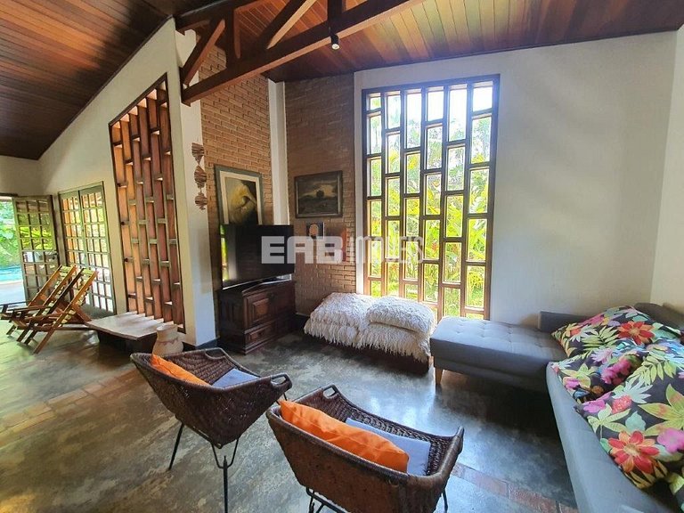 Casa a 130m do mar para locação de temporada em Itamambuca,