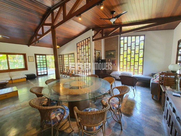 Casa a 130m do mar para locação de temporada em Itamambuca,