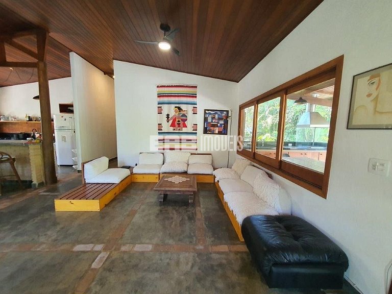 Casa a 130m do mar para locação de temporada em Itamambuca,