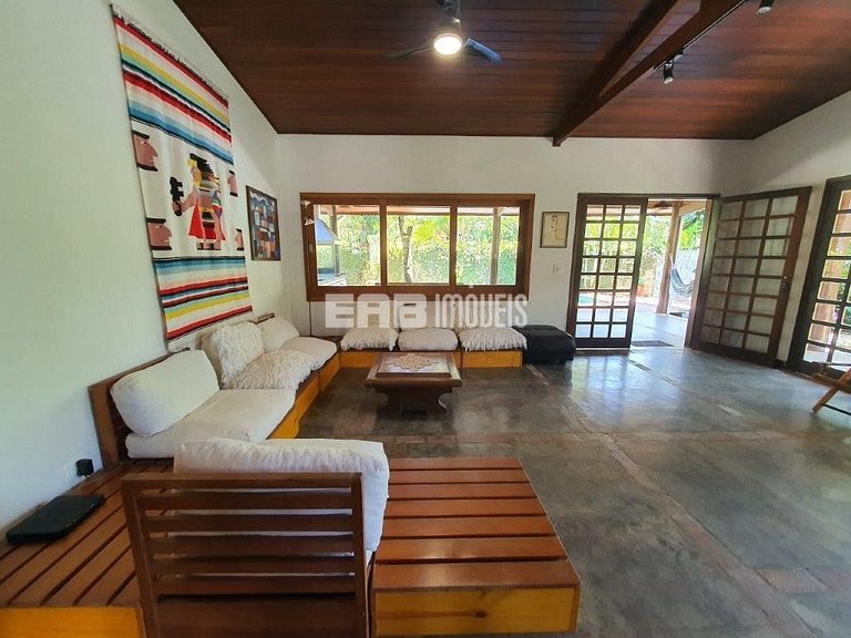 Casa a 130m do mar para locação de temporada em Itamambuca,