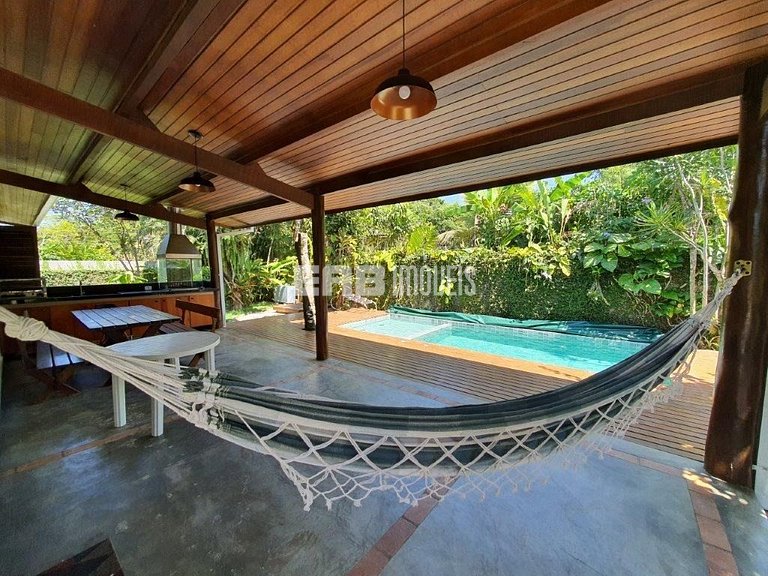 Casa a 130m do mar para locação de temporada em Itamambuca,