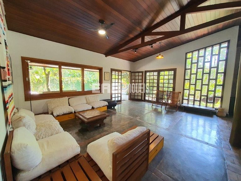 Casa a 130m do mar para locação de temporada em Itamambuca,