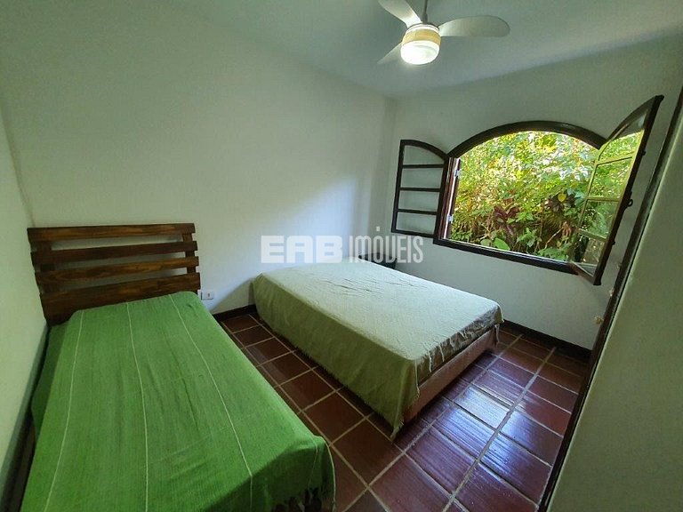 Casa com 3 dormitórios e churrasqueira a 80m do mar