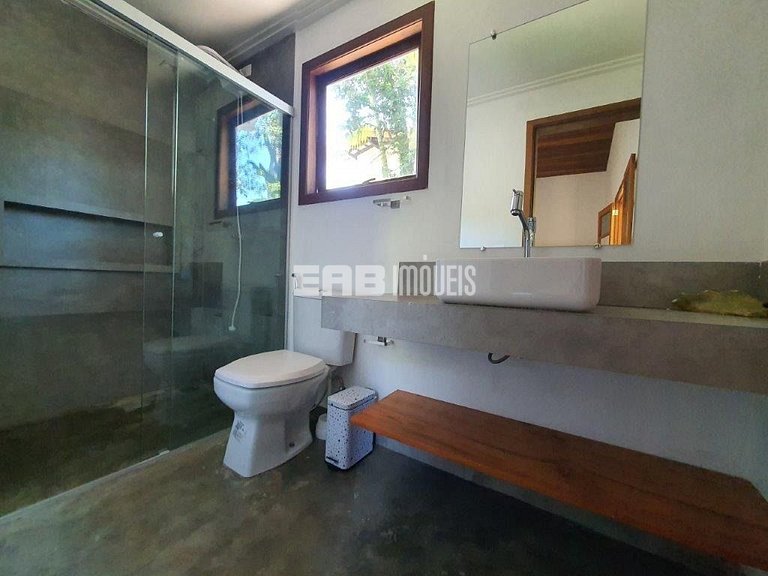 Casa a 130m do mar para locação de temporada em Itamambuca,