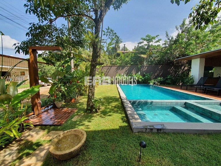 Casa de alto padrão com piscina, jacuzzi aquecida, sauna e c