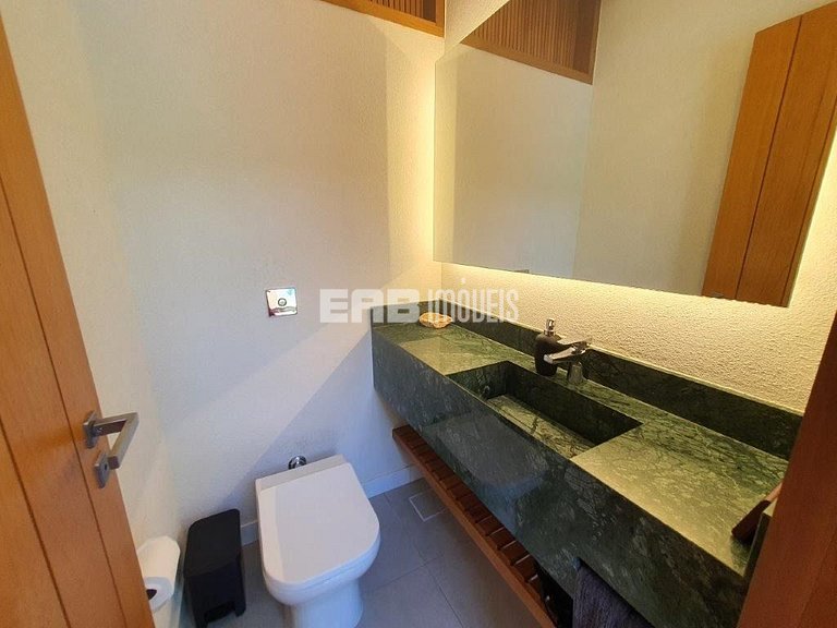 Casa de alto padrão com piscina, jacuzzi aquecida, sauna e c