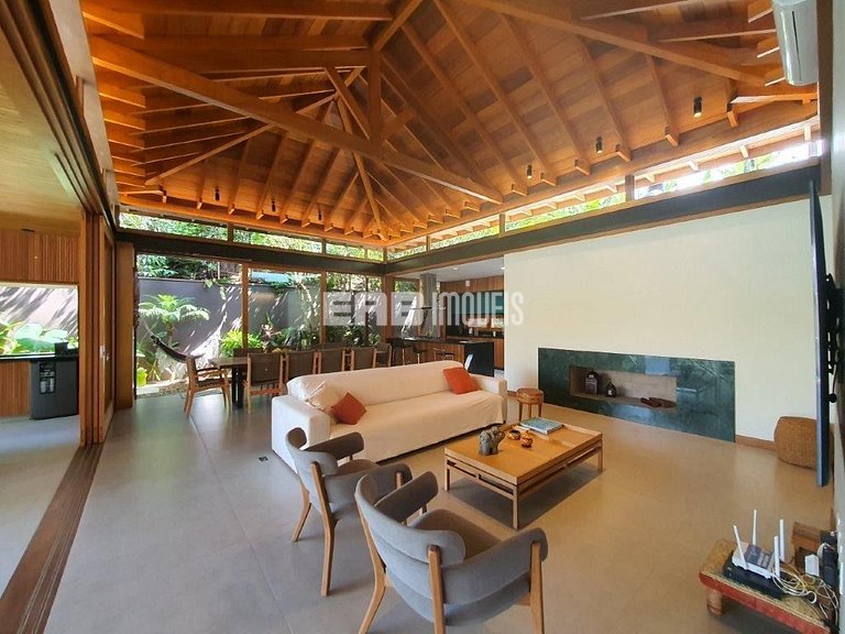 Casa de alto padrão com piscina, jacuzzi aquecida, sauna e c