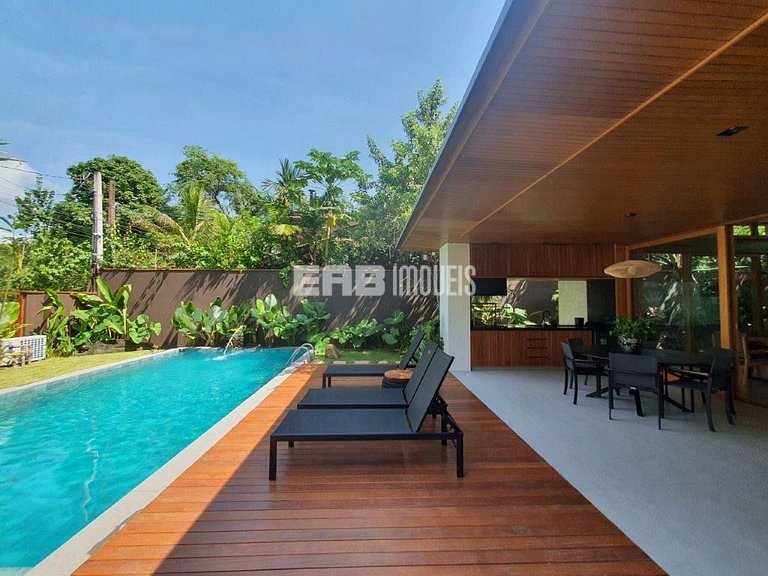 Casa de alto padrão com piscina, jacuzzi aquecida, sauna e c