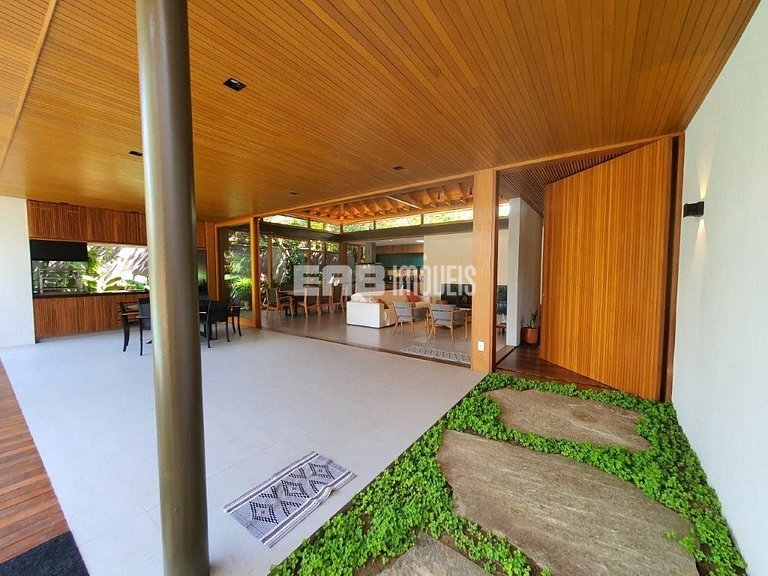 Casa de alto padrão com piscina, jacuzzi aquecida, sauna e c