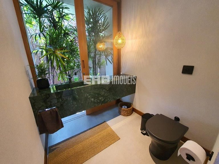 Casa de alto padrão com piscina, jacuzzi aquecida, sauna e c