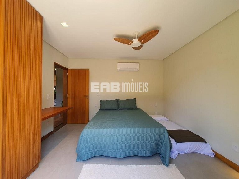 Casa de alto padrão com piscina, jacuzzi aquecida, sauna e c