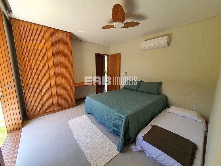 Casa de alto padrão com piscina, jacuzzi aquecida, sauna e c