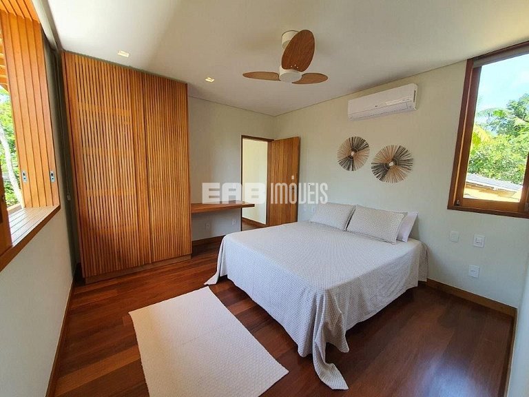 Casa de alto padrão com piscina, jacuzzi aquecida, sauna e c