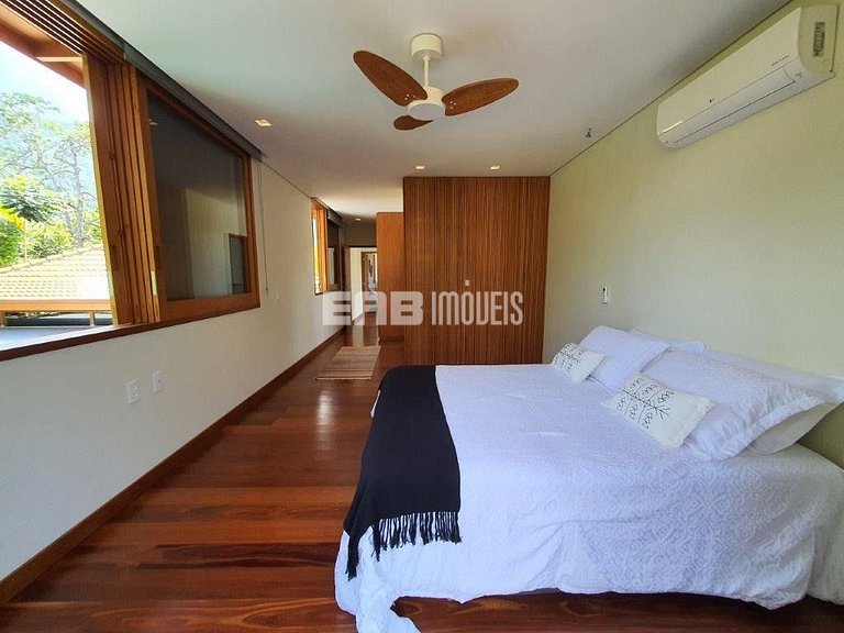 Casa de alto padrão com piscina, jacuzzi aquecida, sauna e c