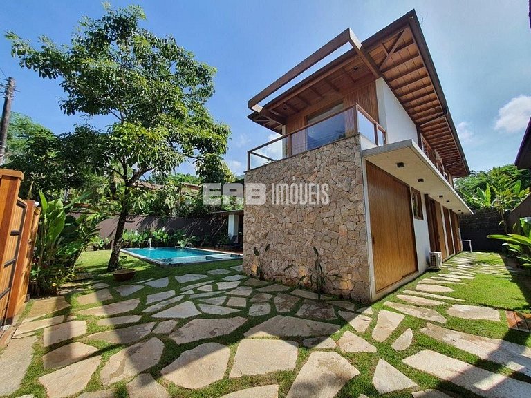 Casa de alto padrão com piscina, jacuzzi aquecida, sauna e c