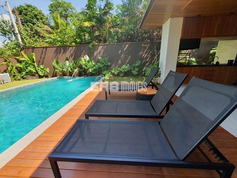 Casa de alto padrão com piscina, jacuzzi aquecida, sauna e c