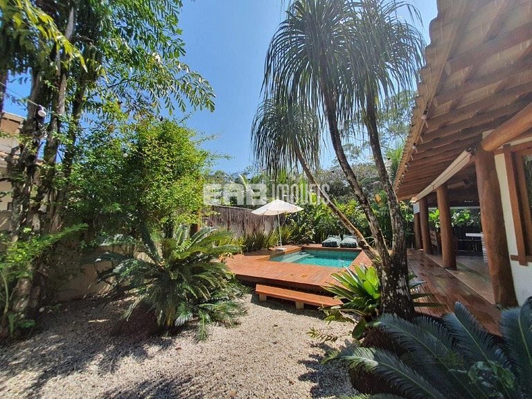 Casa charmosa e aconhegante a 150m da praia de Itamambuca