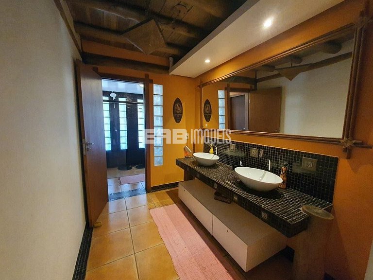 Casa charmosa e aconhegante a 150m da praia de Itamambuca