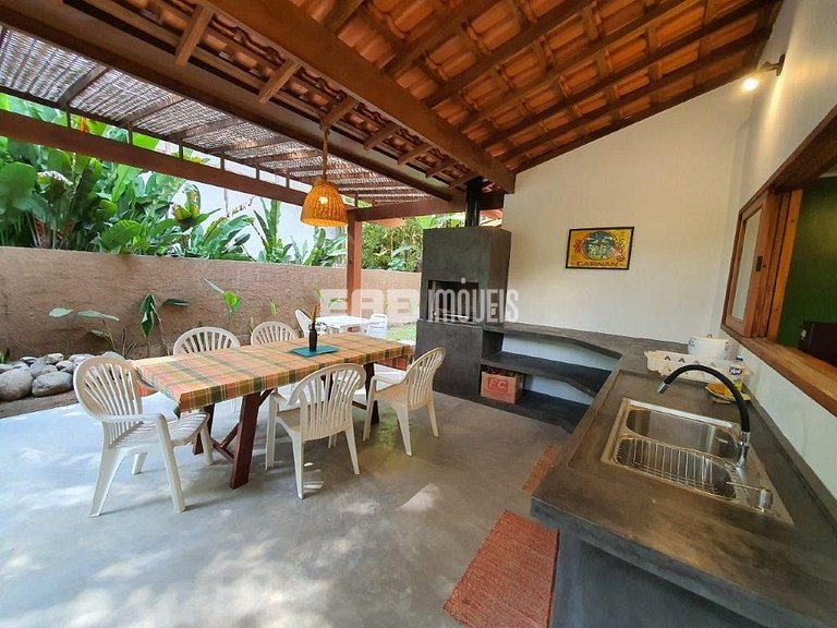 Casa para locação de temporada em Itamambuca. Acomoda até 9