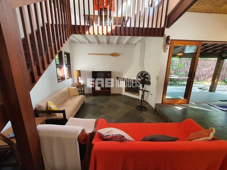 Casa para locação de temporada em Itamambuca. Acomoda até 9