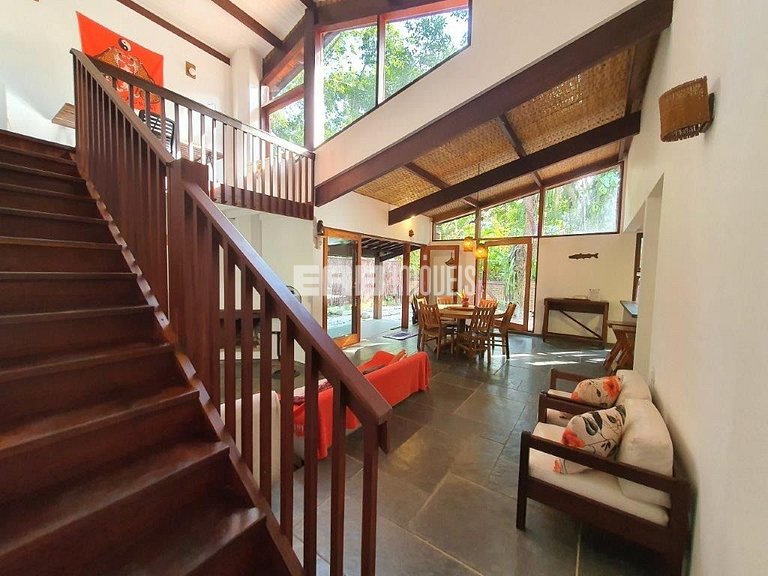 Casa para locação de temporada em Itamambuca. Acomoda até 9