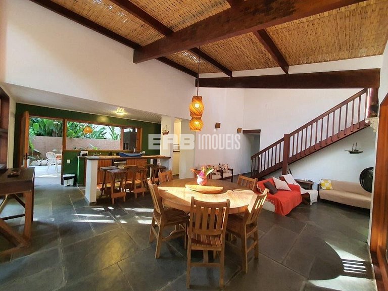 Casa para locação de temporada em Itamambuca. Acomoda até 9