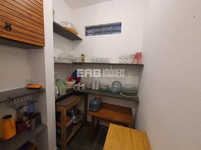 Casa para locação de temporada em Itamambuca. Acomoda até 9