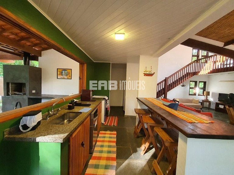 Casa para locação de temporada em Itamambuca. Acomoda até 9