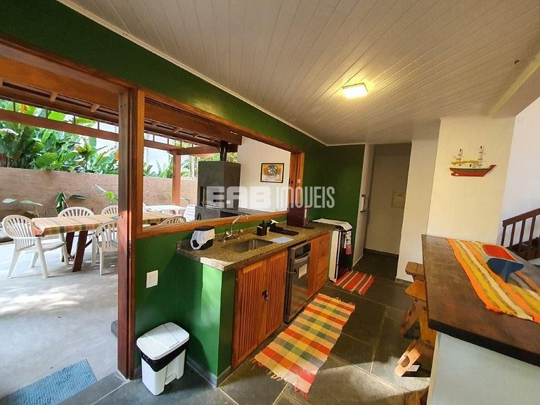 Casa para locação de temporada em Itamambuca. Acomoda até 9