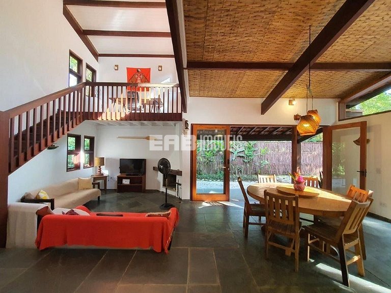 Casa para locação de temporada em Itamambuca. Acomoda até 9