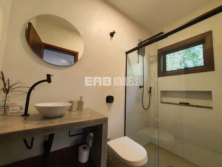 Casa para locação de temporada em Itamambuca. Acomoda até 9