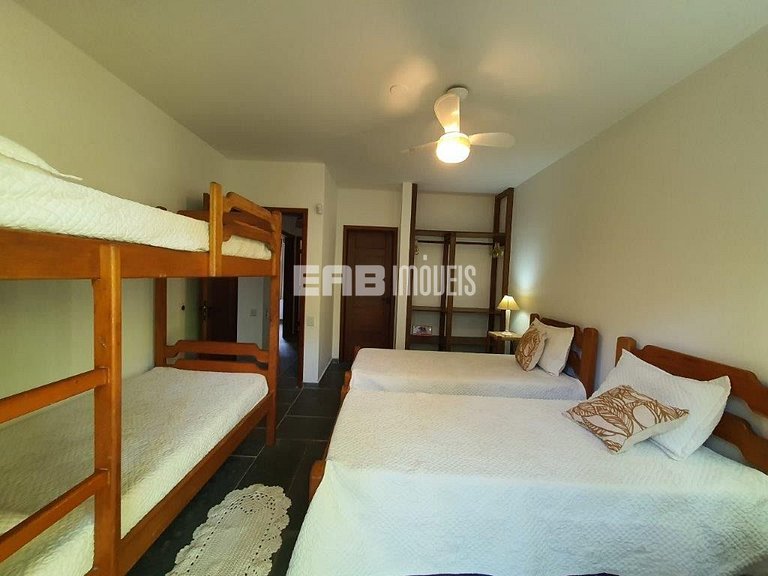 Casa para locação de temporada em Itamambuca. Acomoda até 9