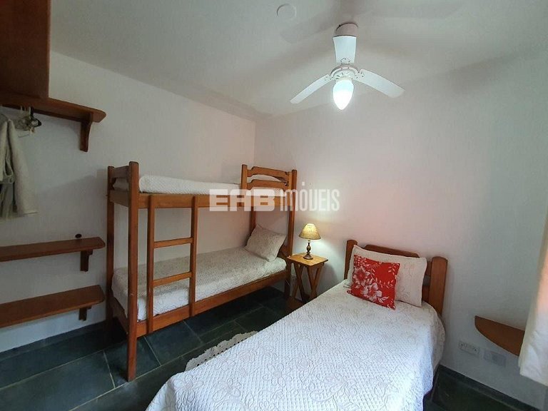 Casa para locação de temporada em Itamambuca. Acomoda até 9