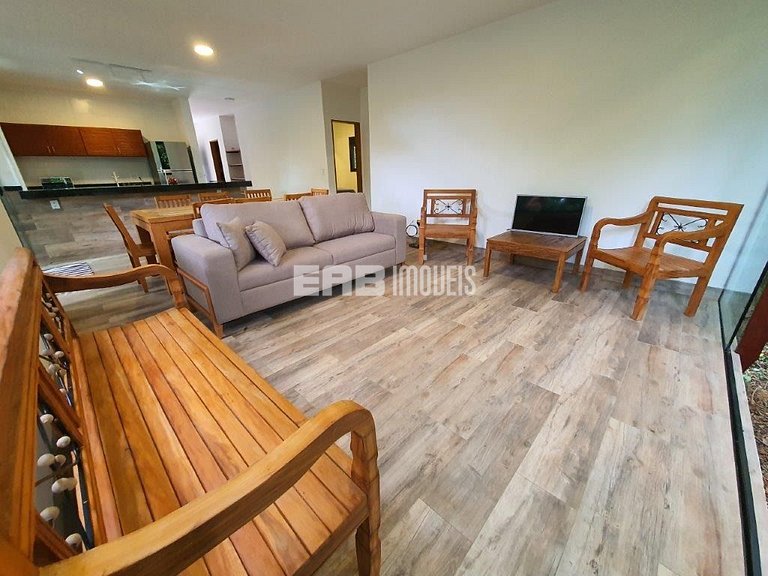 Casa dentro da Mata Atlântica, com todo o conforto da vida m